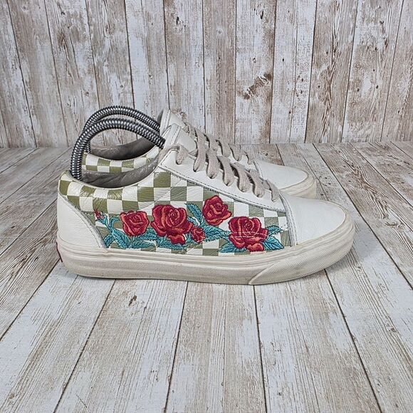 Vans Shoes - Vans Old Skool Rose Embroidery Checkered Skate Sneakers Shoes Women's‎ 7.5
